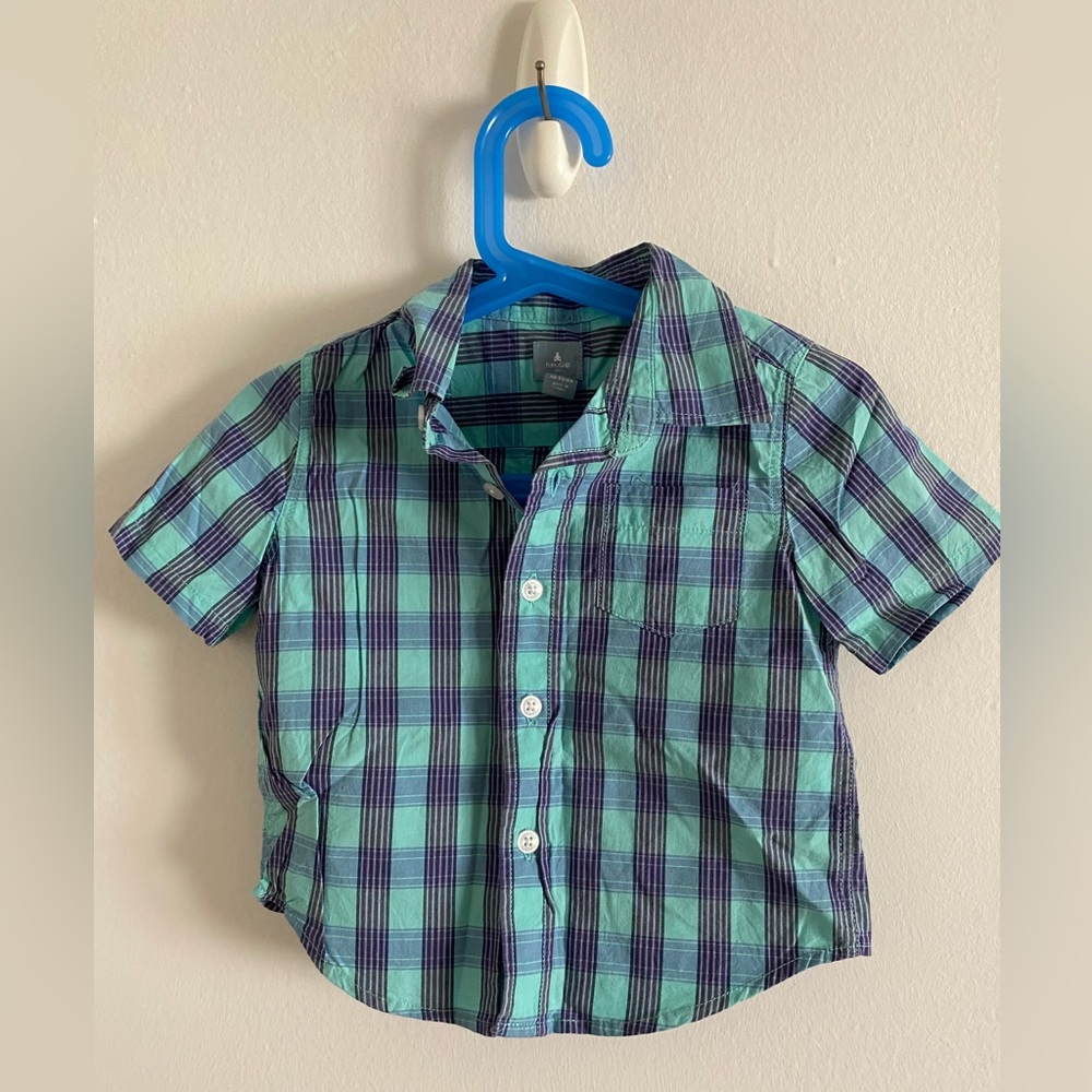 Short sleeve button down shirts GAP Size 18-24M(Boys)